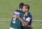 Goiás vence Santos de virada e segue pendurado na Serie A