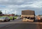 Em Goiás: Caminhoneiro é filmado dirigindo bêbado e na contramão da BR-060, diz polícia