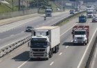 Escassez de caminhoneiros registra 100 mil vagas de emprego na Europa com pagamentos de até R$ 400 mil.
