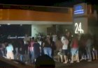 Debaixo de chuva, multidão presta homenagem a pastor que iria ressuscitar
