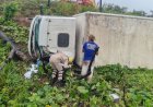 Motorista de caminhão morre após veículo sair de pista e tombar na BR-153