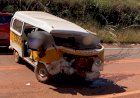 Acidente com Kombi escolar mata estudante e motorista na GO-118