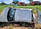 Em Goiás: Dois idosos morrem e três pessoas ficam feridas após carro capotar