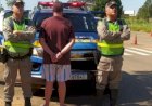 Homem é preso por sequestro após mulher conseguir pedir socorro ao passar por posto da polícia, diz PRE