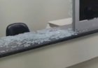 Em Goiás: Marido de paciente é preso após quebrar vidro e objetos da UPA