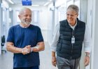 Lula posta foto caminhando no hospital: ‘fiquem tranquilos’