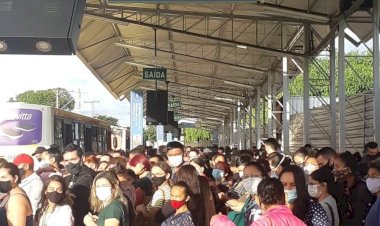 Aglomerações em ônibus e terminais de Goiânia persistem após decreto
