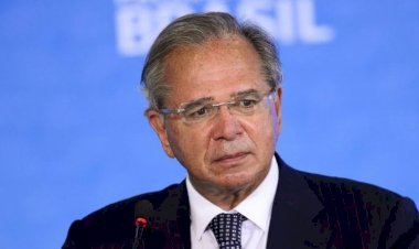 Paulo Guedes anuncia antecipação de 13º de beneficiários do INSS
