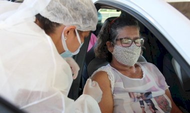 Vacinação em Ceres a vacinação dos grupos prioritários segue avançando hoje às vésperas do feriado de Páscoa