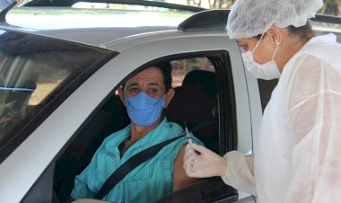 A Secretaria Municipal de Saúde relembra a todos que receberam a primeira dose da vacina que para obter a eficácia completa