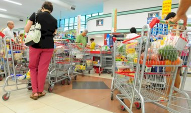 Crise reduz poder de compra e muda perfil de consumo da classe média