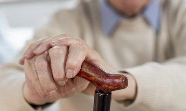 Banco indenizará idoso por cobrança de empréstimo não contratado