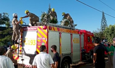 Parentes e amigos se reuniram para prestar as últimas homenagens Valter Melo em Ceres