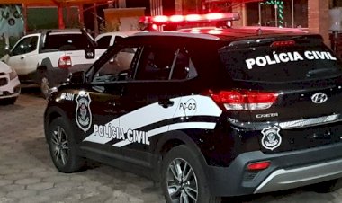 Bandidos arrombam é furtam loja de celulares em Ceres
