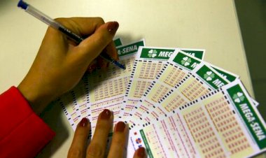 Mega-Sena acumula e pagará R$ 65 milhões na quarta-feira