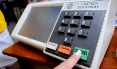 Bolsonaro sofre derrota na madrugada e voto impresso pode ser rejeitado nesta sexta