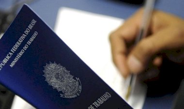 Governo deve prever salário mínimo em torno de R$ 1.170 em 2022