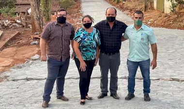 O Prefeito de Ceres, Edmario de Castro Barbosa,  vistoriou as obras de pavimentação do Jardim Sorriso