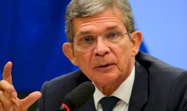 Presidente da Petrobras defende lucro e diz que “tabelar gasolina não funciona”