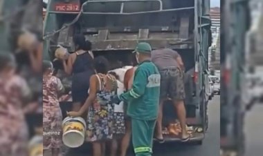 Pessoas reviram caminhão de lixo em busca de comida em Fortaleza
