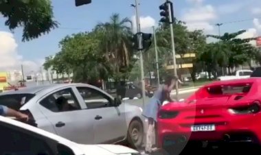 Em Goiás: Empresário diz que mulher arranhou Ferrari com faca após filho falar que não tinha dinheiro para doar na hora