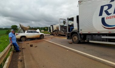 Homem morre em grave acidente em trecho com desvio na BR-060