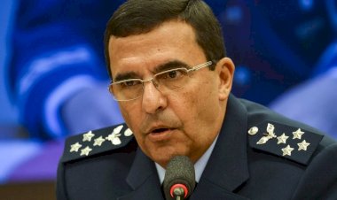 'Militares vão prestar continência a Lula ou a qualquer outro', diz chefe da Aeronáutica
