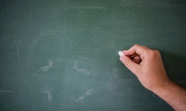 Caiado anuncia que irá pagar o piso nacional dos professores da rede pública estadual