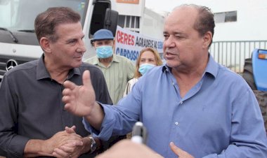 Senador Vanderlan entrega maquinários para a Prefeitura de Ceres