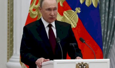 Guerra é de Putin e não da Rússia, diz correspondente da CNN ao deixar Moscou