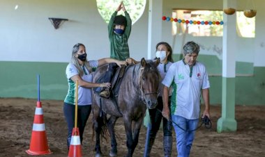Após dois anos de paralisação das atividades, Prefeitura e IF Goiano retomam atendimentos de Equoterapia