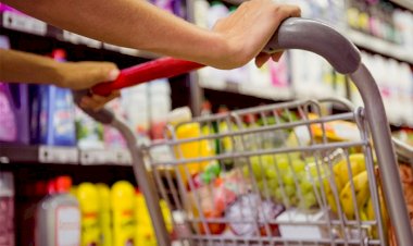 Tomate, café e batata: itens da cesta básica sobem até 117% em um ano e comprometem mais da metade do salário mínimo