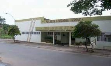 Vereadores expõem crise na Secretaria de Educação de Jaraguá e atrasos no transporte escolar