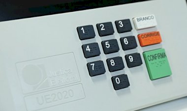 Eleições 2022: urnas eletrônicas terão vídeo gravado por intérprete de Libras