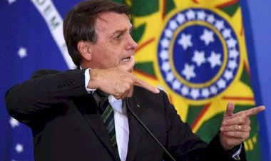 Bolsonaro desacredita sistema e coloca eleições em xeque diante de embaixadores