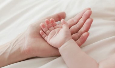 Bebê de 9 meses deve doar medula para salvar irmão de 8 anos com anemia falciforme