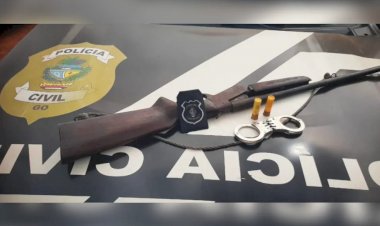 Fazendeiro é preso suspeito de matar cachorro a tiros após animal morder bezerro dele, em São Francisco de Goiás