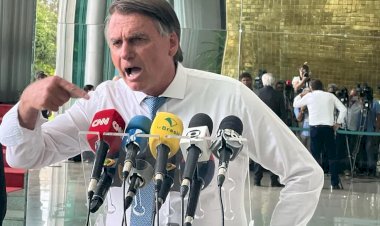 Em tom exaltado, Bolsonaro ataca Lula e Moraes e chama o ex-presidente de 'pinguço'