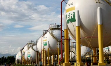Petrobras anuncia redução de 6% na gasolina