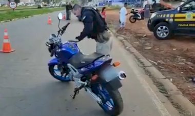 Em Goiás: Moto é apreendida com quase R$ 200 mil em multas