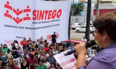 Professores planejam manifestação pelo piso salarial e valorização da categoria, em Goiás