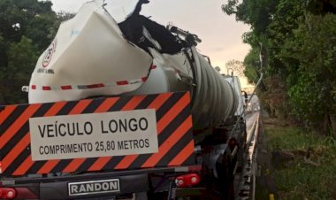 Vazamento de 18 mil litros de óleo diesel deixa trânsito lento na BR-153, sentido Goiânia-Anápolis