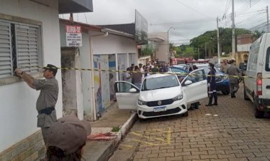 Sargento da PM mata a ex-mulher, atira contra a própria cabeça e é socorrido com vida, em Itaberaí