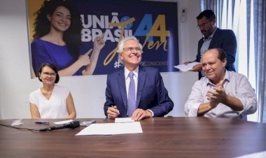 Governador Ronaldo Caiado assina filiação do prefeito Edmario de Ceres e da Primeira-Dama Lucelma Barbosa no União Brasil