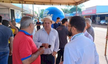 Prefeitura de Ceres e Sebrae promovem ''Café Empresarial'' na Rua Rui Barbosa