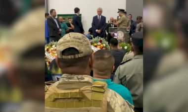 ‘Valorosos guerreiros’: afirma comandante-geral da PM a familiares de policiais mortos em acidente, em Goiás