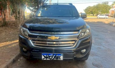 Em Goiás: PRF flagra motorista com gás lacrimogêneo dentro de carro com placa encoberta, na BR-040