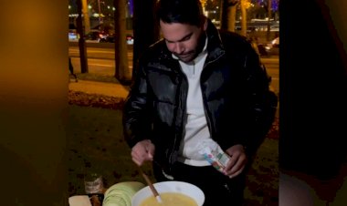 Goiano faz sucesso após levar pamonha para a Torre Eiffel, em Paris