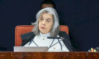 Cármen Lúcia vota e forma maioria para condenar Bolsonaro por tentativa de golpe