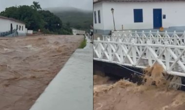 Rio Vermelho transborda após forte chuva na Cidade de Goiás